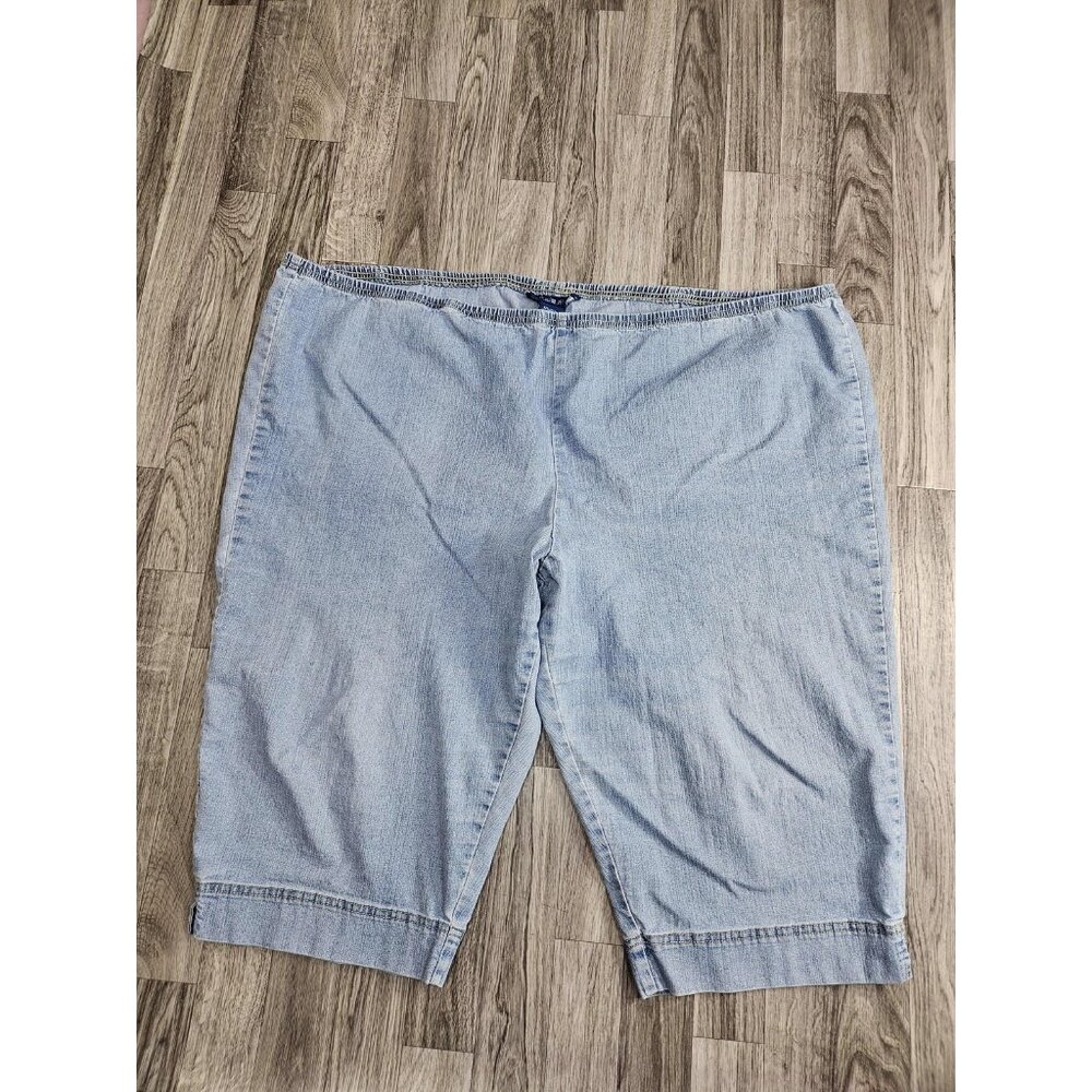 (3/$35) Avenue Denim Shorts Womens 28 Light Wash Elastic Waist Stretch Plus Size
